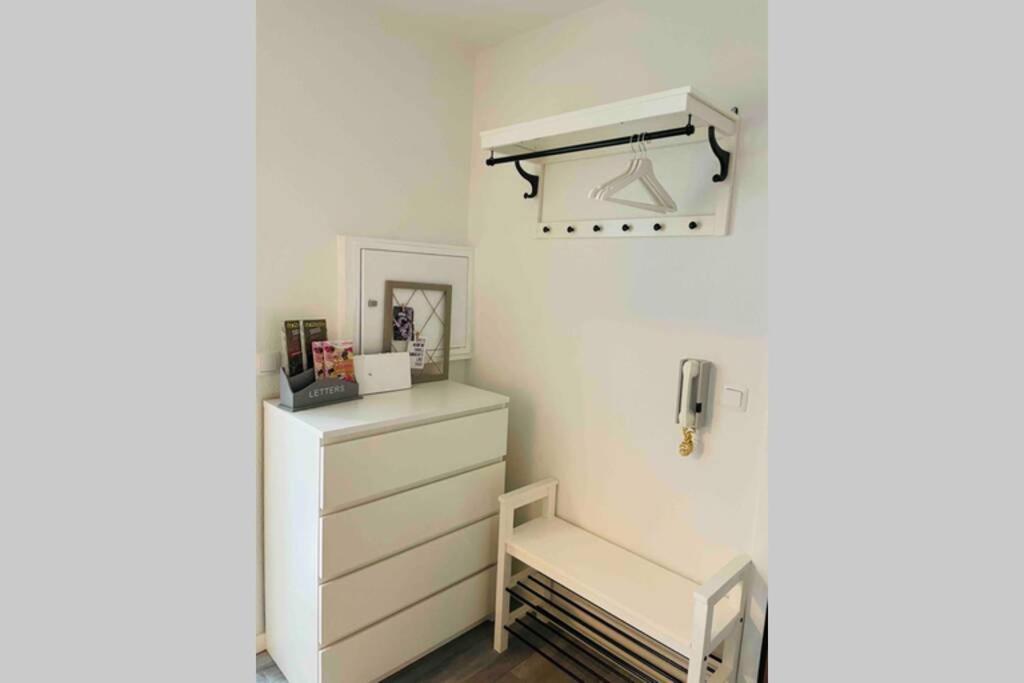 Stilvolles, Frisch Renoviertes 2Zi Apartment Mit Kueche Und Balkon In Kliniknaehe บาดเอินเฮาเซน ภายนอก รูปภาพ