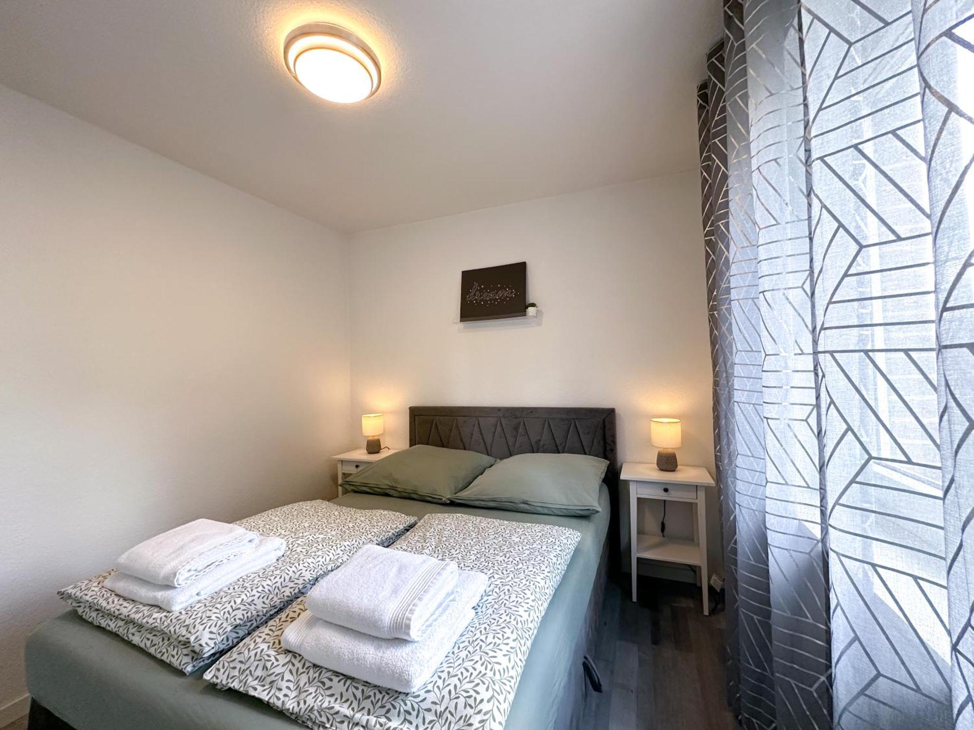 Stilvolles, Frisch Renoviertes 2Zi Apartment Mit Kueche Und Balkon In Kliniknaehe บาดเอินเฮาเซน ภายนอก รูปภาพ